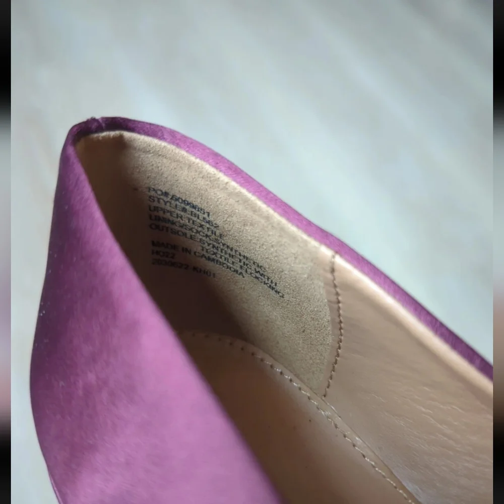 J Crew Womens Flat Size 7 Burgundy Satin Pointy Toe Dress Shoe Crystal Bow Comfy